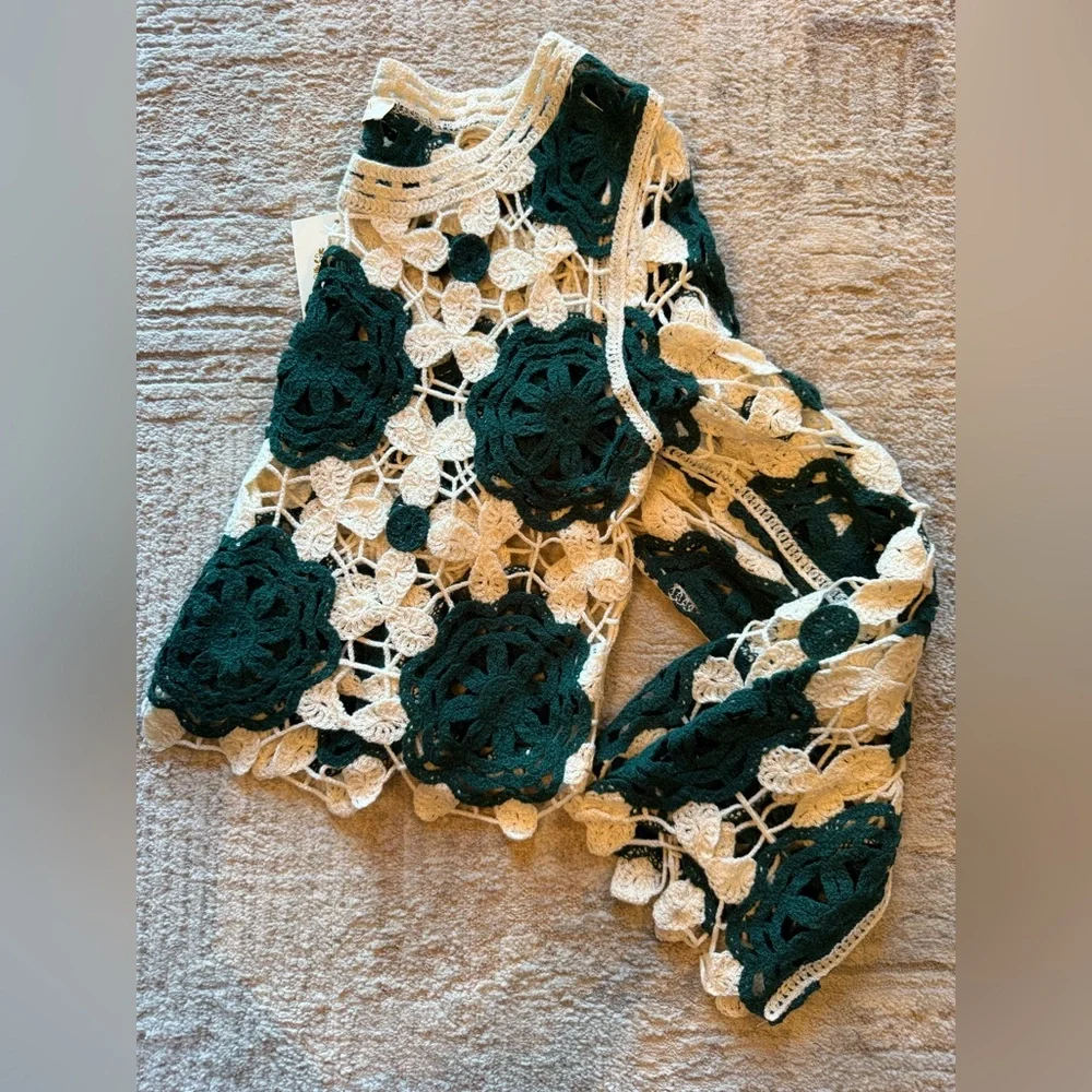 Rebellion Cream and Dark Green Crochet Lace Top - Picture 3 of 5